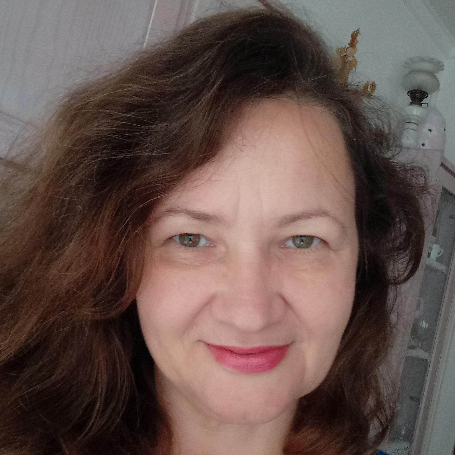 Наталія Ах...