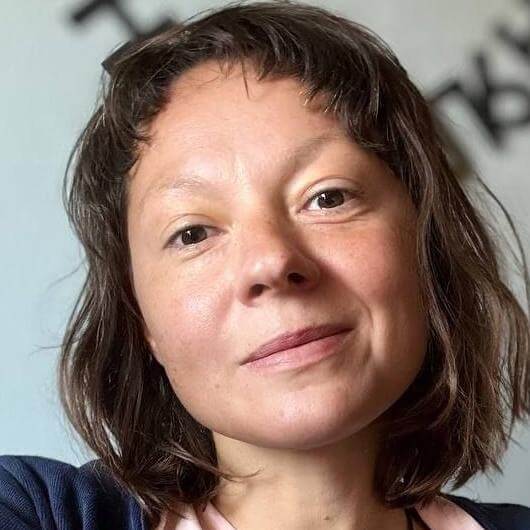 Поліна Ус...