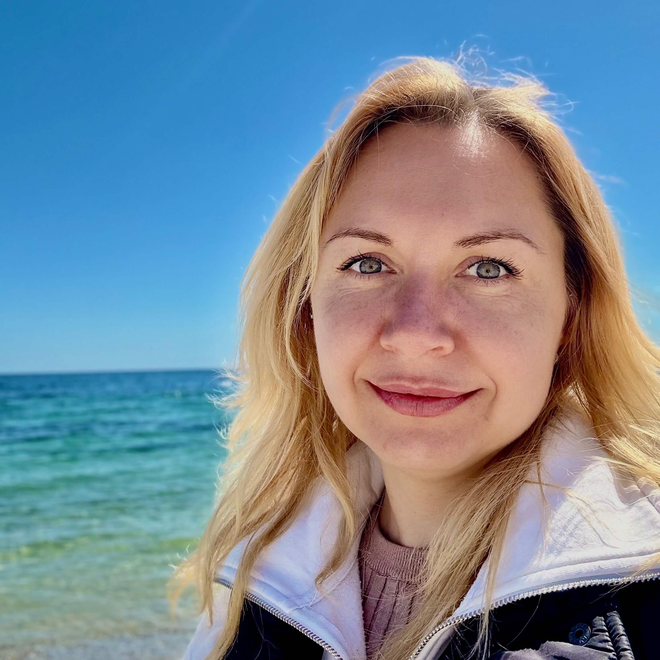 Наталя До...