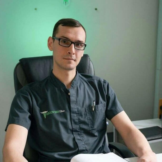 Максим Ки...