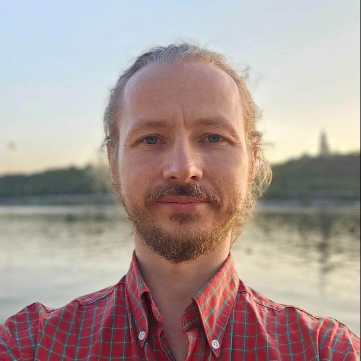 Ярослав По...