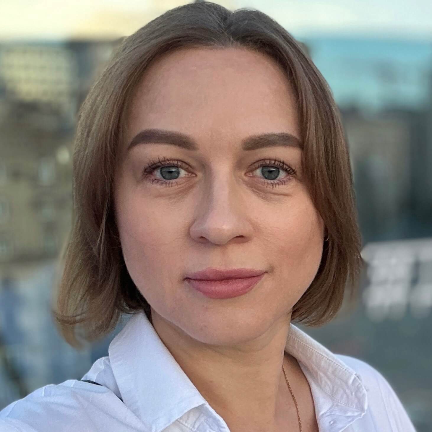 Олена Ла...