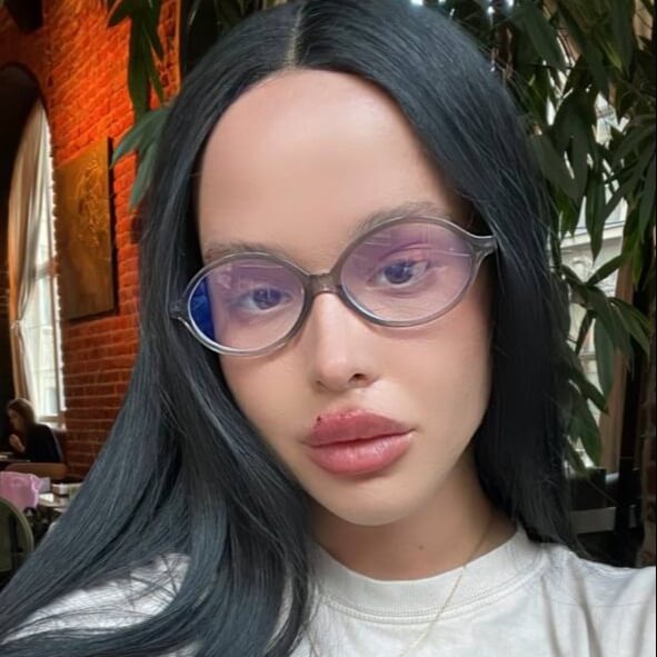 Марта Мо...