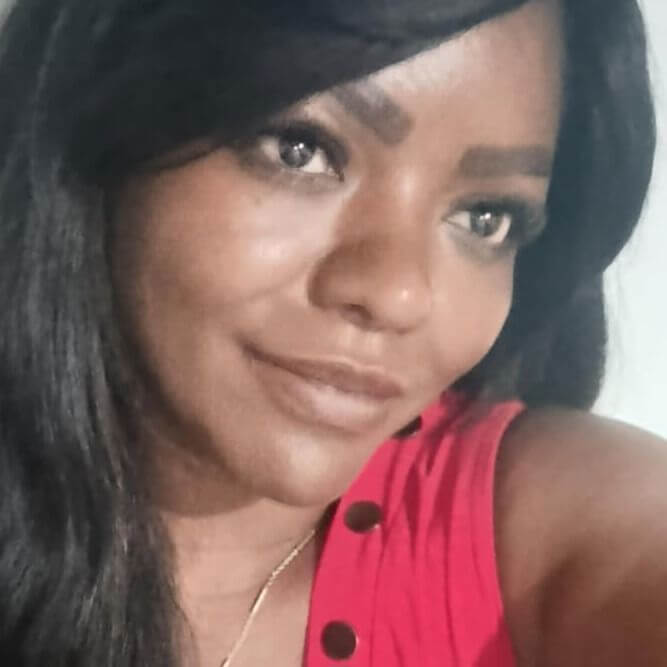 María Del Consuelo  Fi...