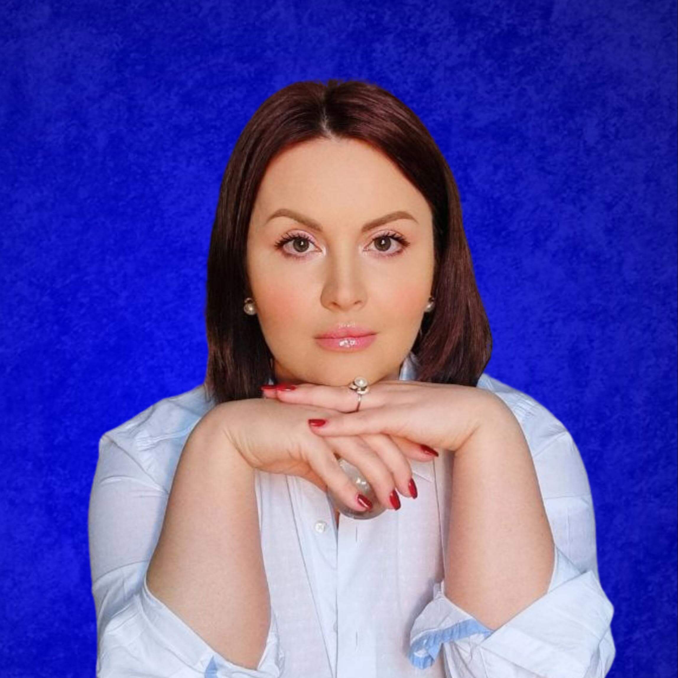 Анна Же...