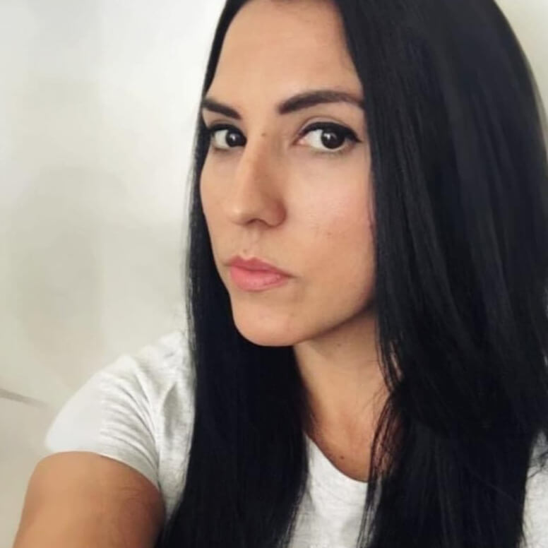 Marcela  MO...