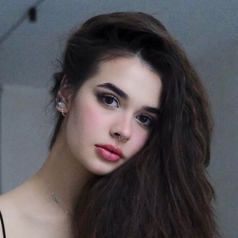 Анна Ве...
